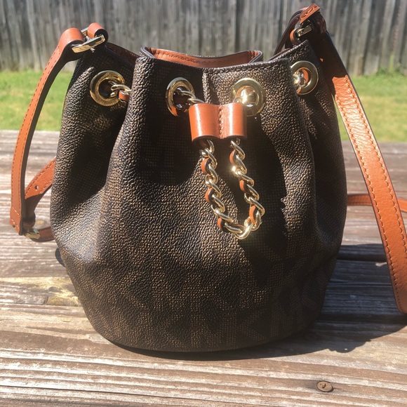 Michael Kors Handbags - 🛍New LISTING Michael Kors Brown Purse crossbody🌸